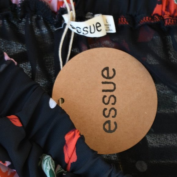 ESSUE Off Shoulder Top - Picture 7 of 7